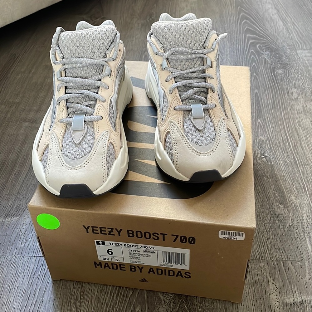 Yeezy Boost 700 V2
